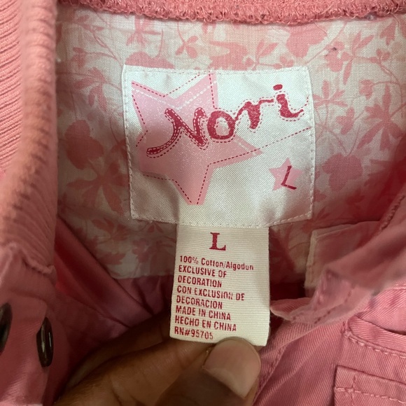 NORI PINK WAIST LENGTH BUTTON DOWN JACKET WITH ELASTIC 3/4 LENGTH SLEEVES - Picture 8 of 10